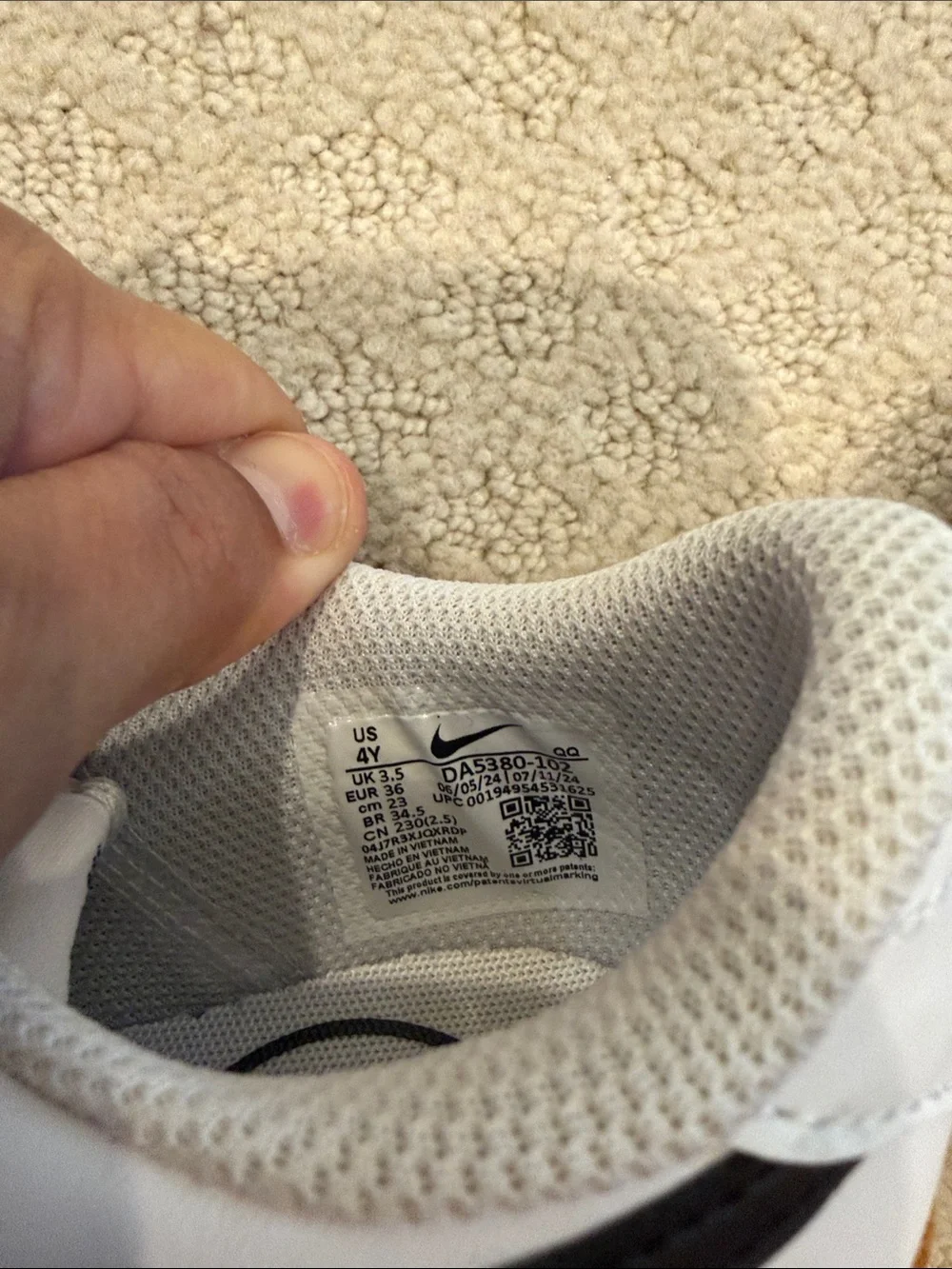 Nike low profile